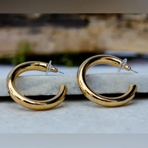 New 14k Gold Plated Sterling Silver Classic 4mm Hoop Push Back Stud Earrings - Picture 3 of 9